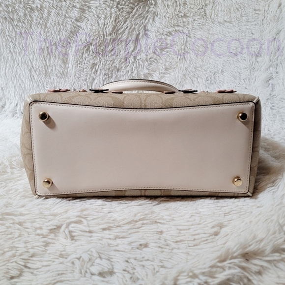 NWOT- Coach Surrey Carryall in Signature Canvas w/Floral Appliques. F73669 - Picture 6 of 9